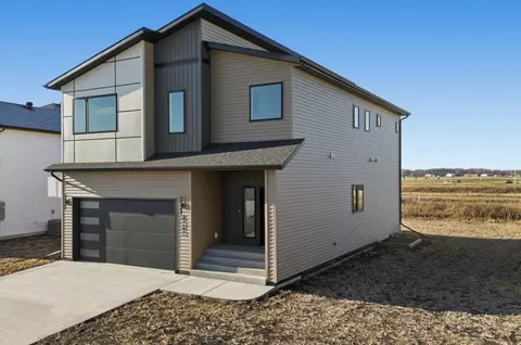 8343 61st St S, Horace, ND 58047
