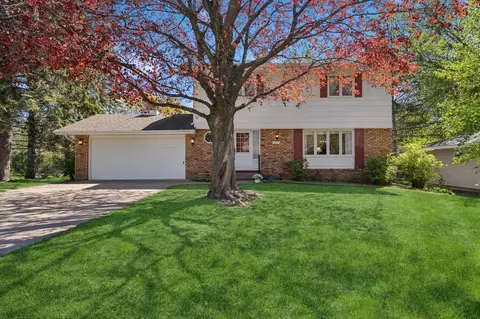 1910 Huron Ave, Roseville, MN 55113