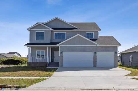 5875 11th St W, West Fargo, ND 58078