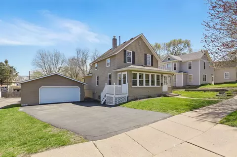 905 Ramsey St, Hastings, MN 55033