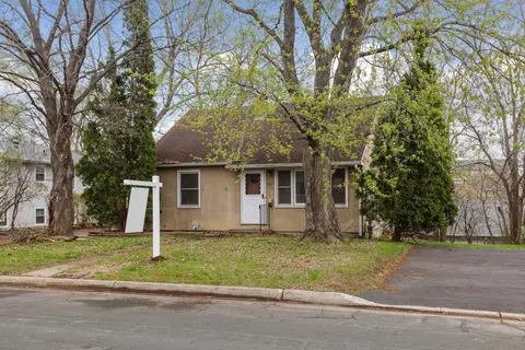 212 10th Ave N, South Saint Paul, MN 55075