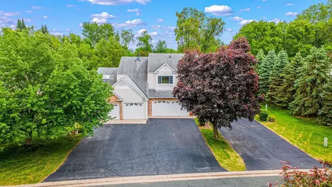 5676 Donegal Dr, Shoreview, MN 55126