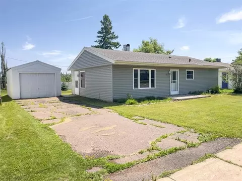 53 Edwards Dr, Silver Bay, MN 55614