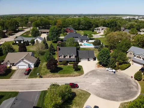View/Area - 2606 Hulett Ct, Faribault, MN 55021 photo 3 of 9