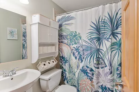 Bath - 2606 Hulett Ct, Faribault, MN 55021 photo 2 of 4