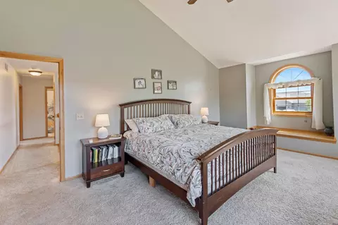Bedroom - 2606 Hulett Ct, Faribault, MN 55021 photo 2 of 11