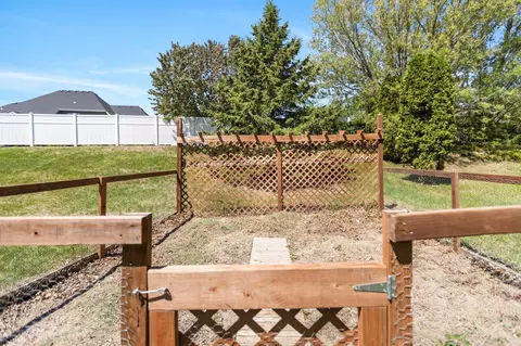 Exterior - 2606 Hulett Ct, Faribault, MN 55021 photo 13 of 13