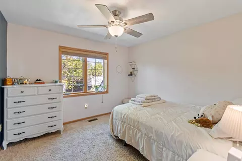 Bedroom - 2606 Hulett Ct, Faribault, MN 55021 photo 6 of 11