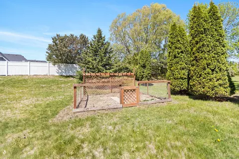 Exterior - 2606 Hulett Ct, Faribault, MN 55021 photo 12 of 13