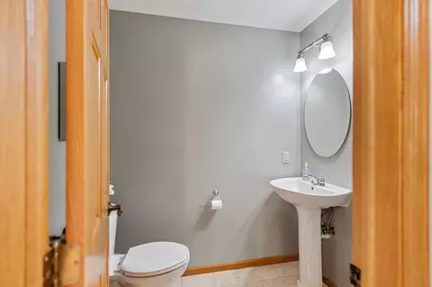 Bath - 2606 Hulett Ct, Faribault, MN 55021 photo 4 of 4