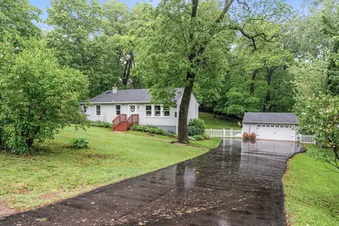 6194 Lynwood Blvd, Mound, MN 55364