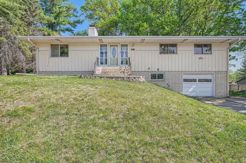 1932 Sky High Dr, New Brighton, MN 55112