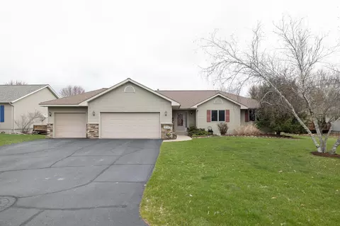 216 Kusilek St, River Falls, WI 54022