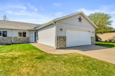 4312 46th Ave S, Fargo, ND 58104