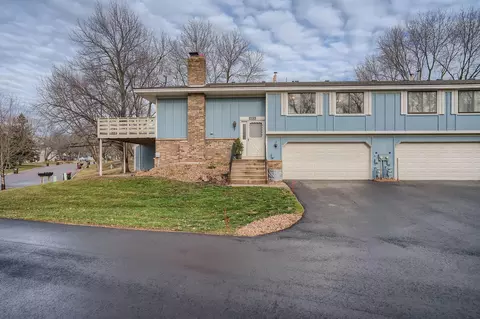 6951 Macbeth Cir, Woodbury, MN 55125