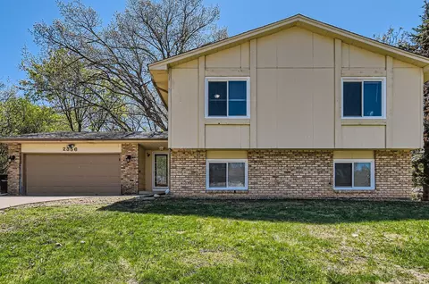 2356 Teakwood Dr E, Maplewood, MN 55119