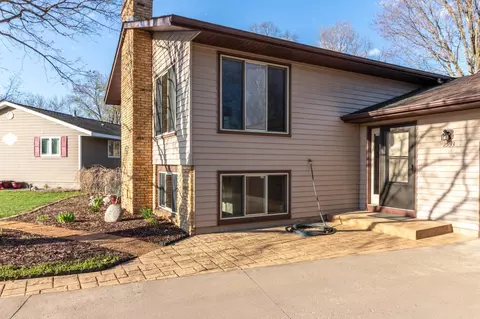 Exterior - 2933 Monroe Pl, Saint Cloud, MN 56303 photo 4 of 8