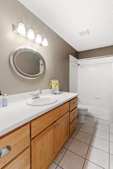 Bath - 2933 Monroe Pl, Saint Cloud, MN 56303 photo 1 of 2