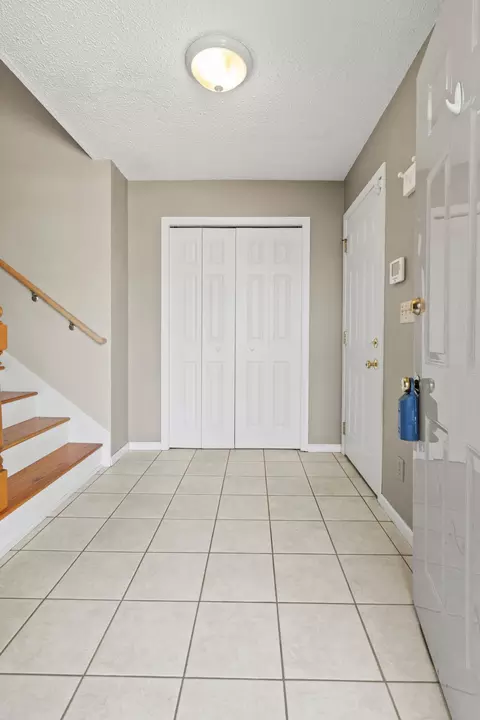 Entry Way - 2933 Monroe Pl, Saint Cloud, MN 56303 photo 1 of 2