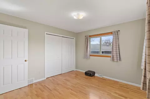 Bedroom - 2933 Monroe Pl, Saint Cloud, MN 56303 photo 4 of 7