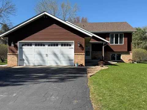 207 12th St N, Sartell, MN 56377