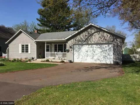 225 Wood St S, Mora, MN 55051
