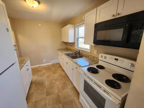 1213 12th St E, Glencoe, MN 55336 photo 9