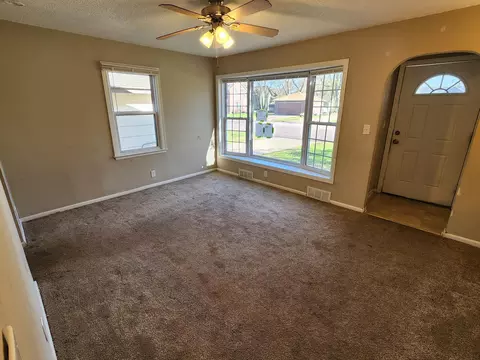 1213 12th St E, Glencoe, MN 55336 photo 3