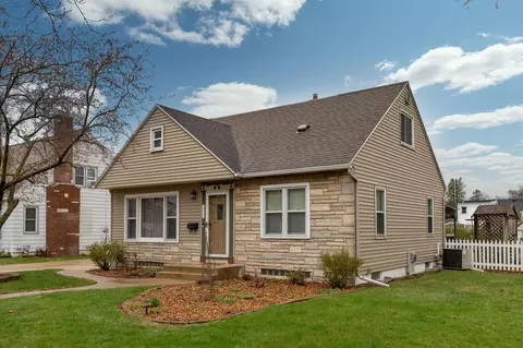 939 8th Ave NE, Rochester, MN 55906