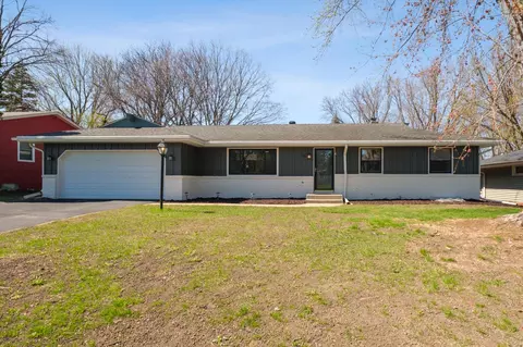 2947 Howard St N, Maplewood, MN 55109