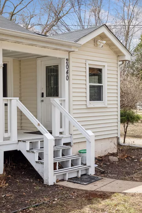 2040 17th Ave E, North Saint Paul, MN 55109