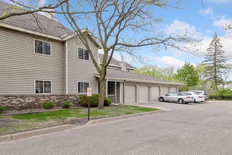 498 Etna St #203, Saint Paul, MN 55106