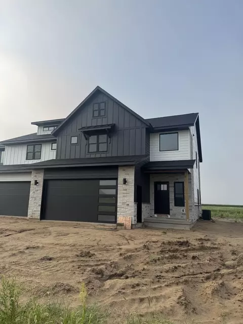 1620 Red Clover St, Holmen, WI 54636