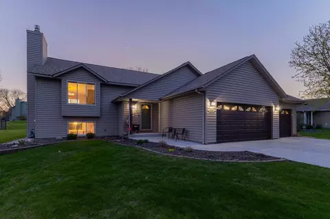 9467 Niagara Ln N, Maple Grove, MN 55369