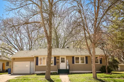 211 Beech St, Chaska, MN 55318 photo 2