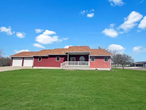 2749 Garnet Ave, Slayton, MN 56172