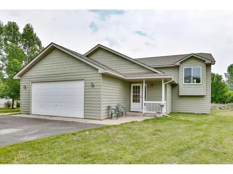 40659 Finley Rd, North Branch, MN 55056