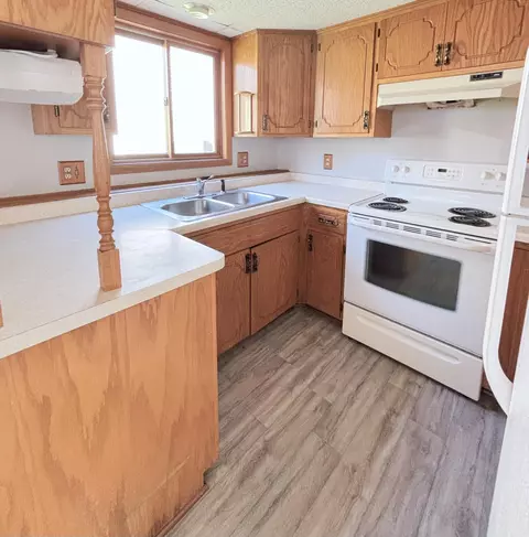 Kitchen - 205 24th Ave N, Saint Cloud, MN 56303 photo 4 of 7