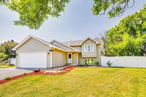 18095 Exeter Pl, Farmington, MN 55024