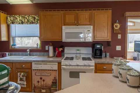 Kitchen - 49372 County 9, Staples, MN 56479 photo 3 of 3