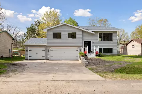 818 Olive St, Lino Lakes, MN 55014