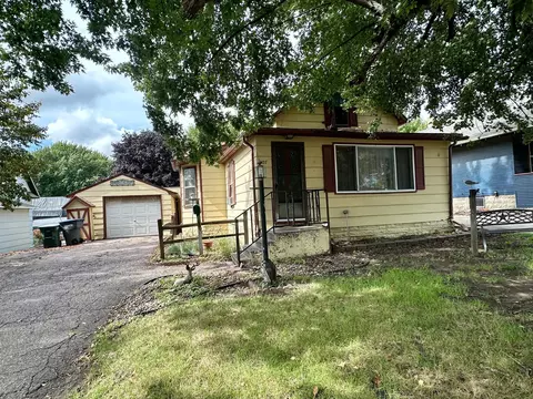 207 N Kniss Ave, Luverne, MN 56156