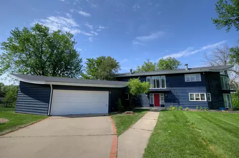 1224 Tee Up Ln, Red Wing, MN 55066
