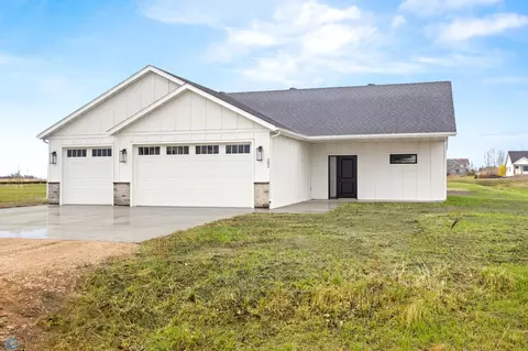 202 Neuman Blvd, Colfax, ND 58018