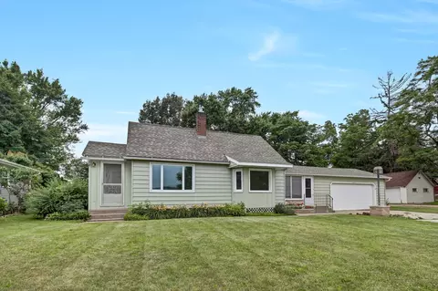 1217 N High St, Lake City, MN 55041