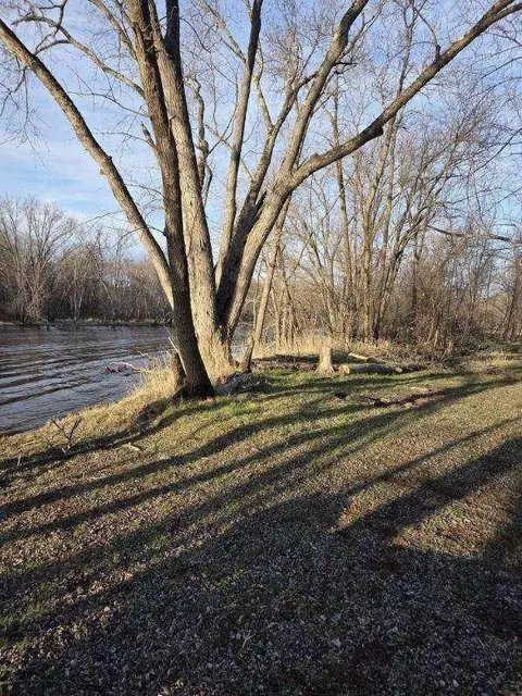 5271 Royal River Rd, Braham, MN 55006
