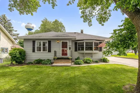 517 W 2nd St, Waconia, MN 55387