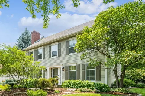 3707 Woodland Trl, Eagan, MN 55123
