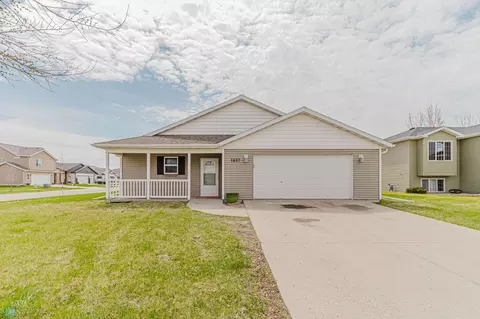 1837 43rd Ave S, Moorhead, MN 56560