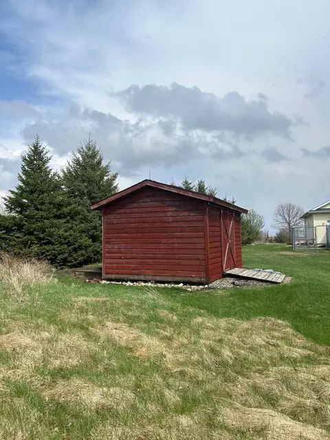 2016 37th Ave NW, Willmar, MN 56201 photo 3